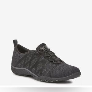 Like new! SKECHERS Breathe Easy INFI-KNITY Relaxed Fit SLIP-ON Sneakers Size 10